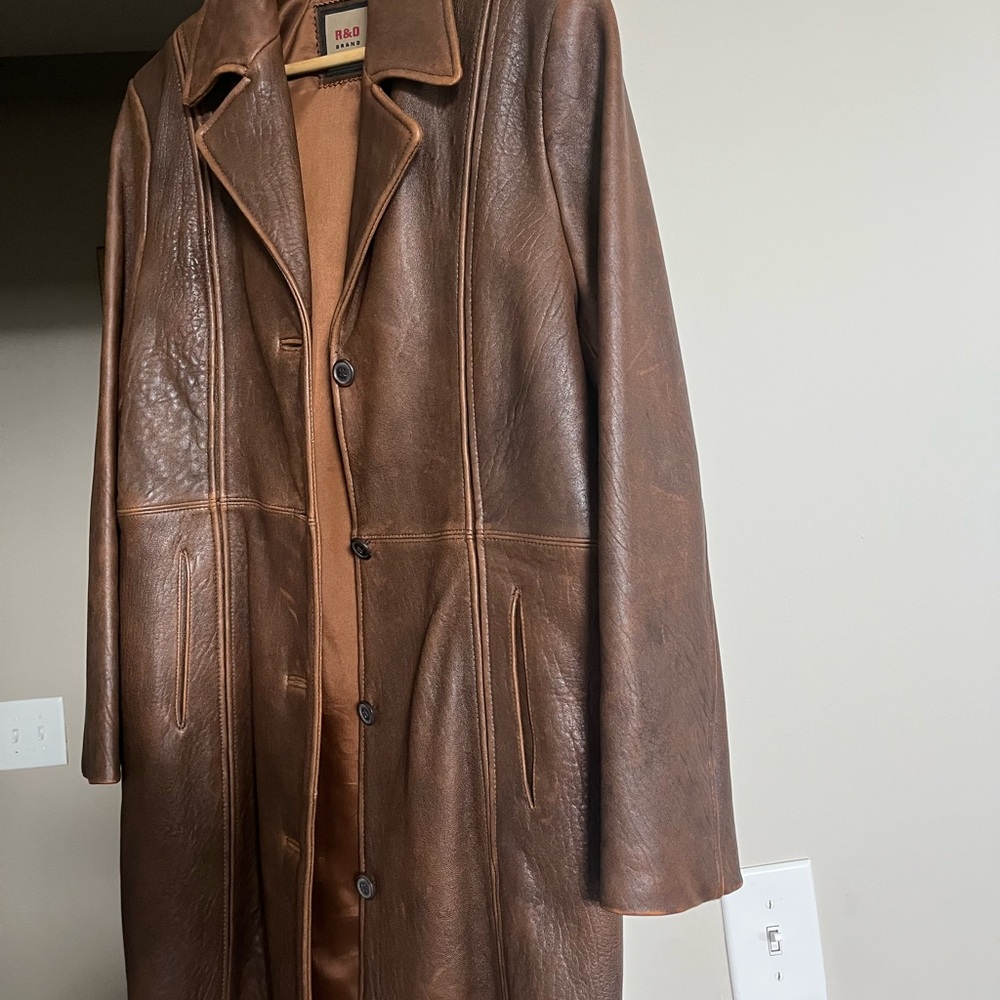 R&O Women’s Vintage Distressed Brown Leather Coat. Size L